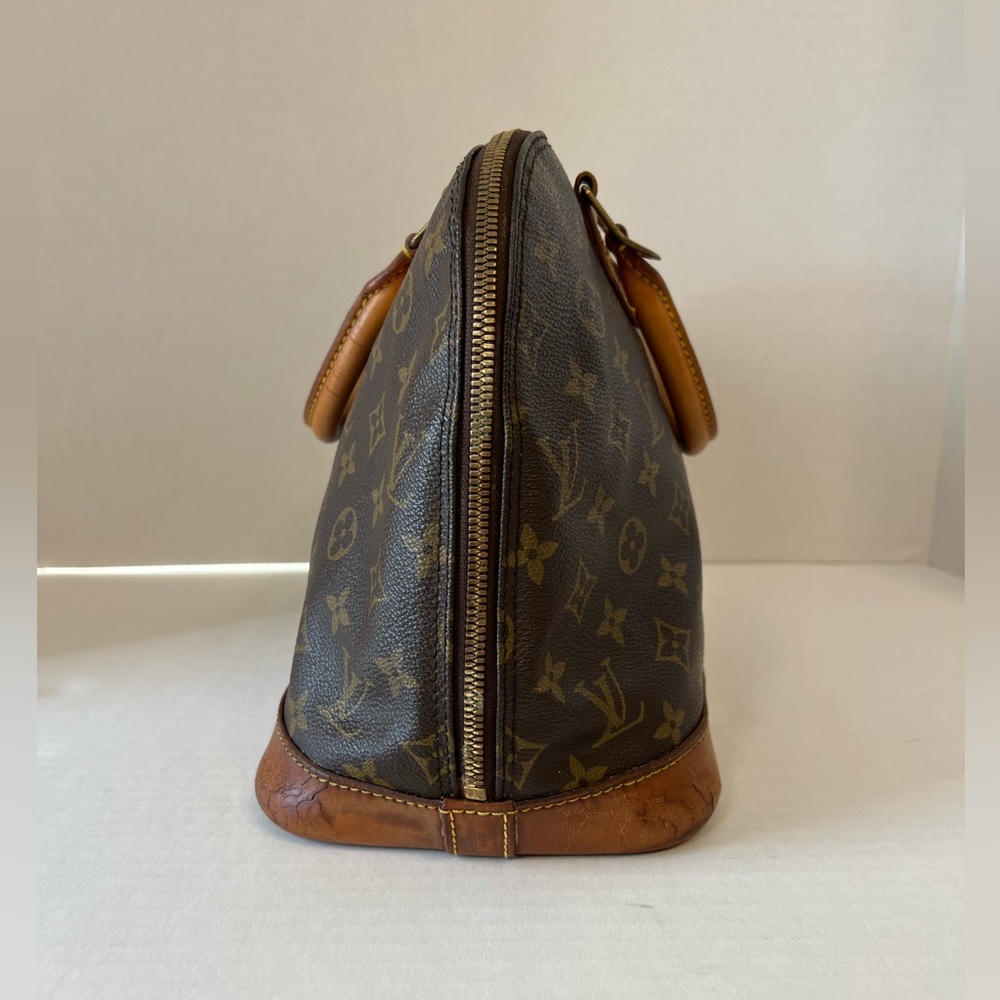 Louis Vuitton Monogram Alma - Picture 14 of 16